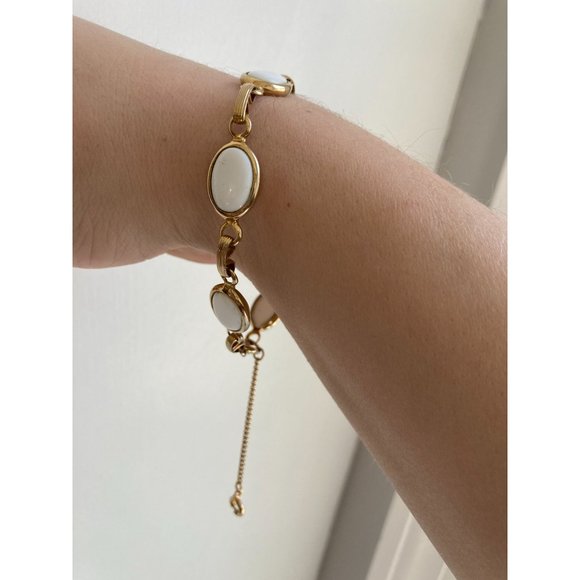 VTG MCM White Milk Glass Cabochon Bracelet-8 1/2" Length - Picture 3 of 7